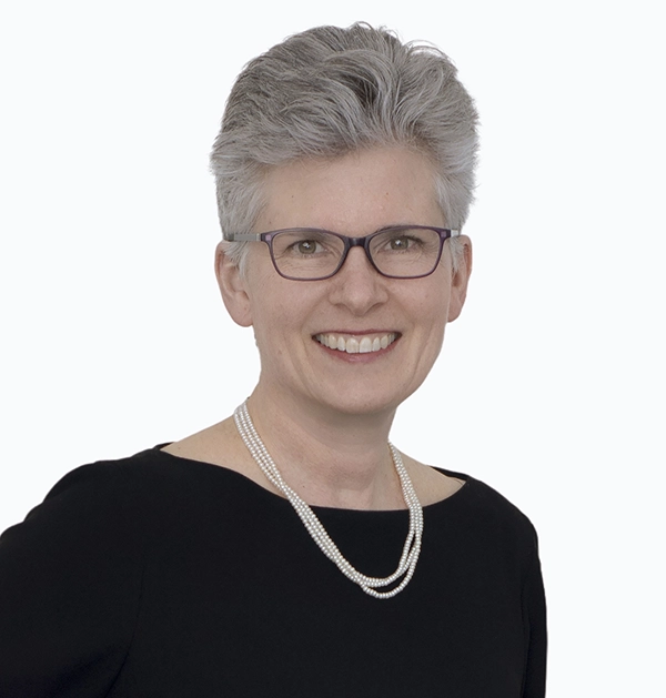 headshot of Lisa Wittur